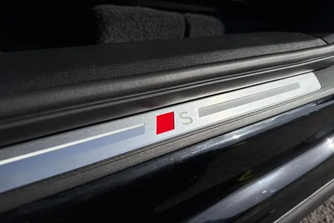 KN25YLB Audi Q6 E-Tron Q6 SUV Edition 1 e-tron quattro 285,00 kW Thumbnail #48