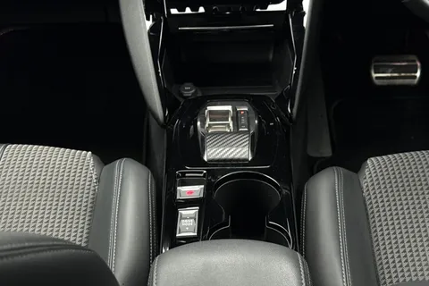 DC22HUZ PEUGEOT 2008 1.2 PureTech GT EAT Euro 6 (s/s) 5dr Thumbnail #35