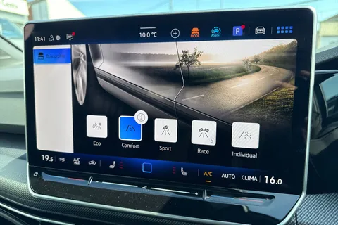  Volkswagen Golf 2.0 TSI R Black Edition DSG 4Motion Euro 6 (s/s) 5dr Thumbnail #48