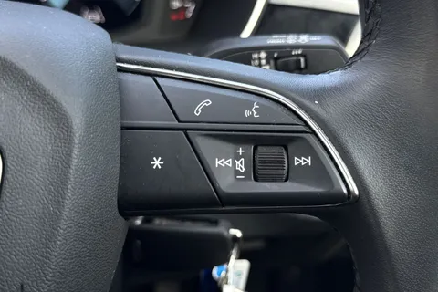 PN72LHA Audi Q3 Sport 35 TDI  150 PS S tronic Thumbnail #51