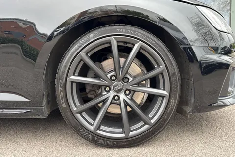 PV19KBE Audi A4 2.0 TFSI 35 Black Edition S Tronic Euro 6 (s/s) 4dr Thumbnail #11