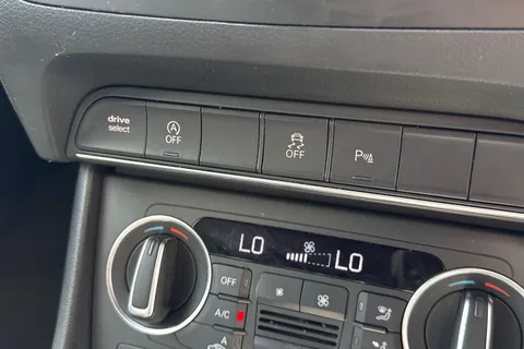 FA18XTE Audi Q3 2.0 TDI S line Edition Euro 6 (s/s) 5dr Thumbnail #51