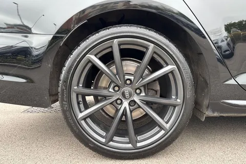 PV19KBE Audi A4 2.0 TFSI 35 Black Edition S Tronic Euro 6 (s/s) 4dr Thumbnail #12