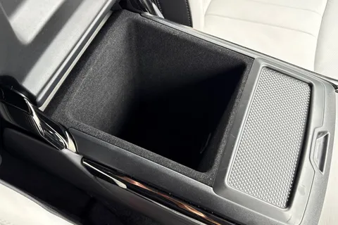 DP25CZE Land Rover Range Rover Sport 3.0 D300 Dynamic SE 5dr Thumbnail #35