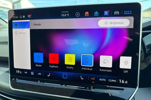  Volkswagen Golf 2.0 TSI R Black Edition DSG 4Motion Euro 6 (s/s) 5dr Thumbnail #54