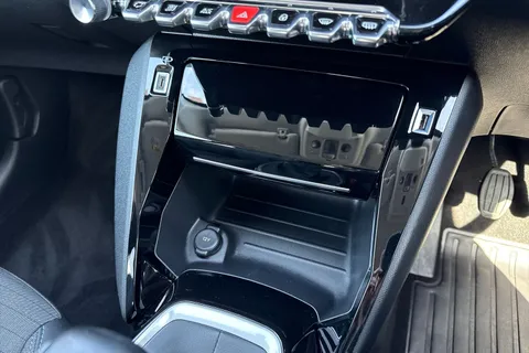 55 of 65 for PEUGEOT 208 1.2 PureTech Allure Euro 6 (s/s) 5dr