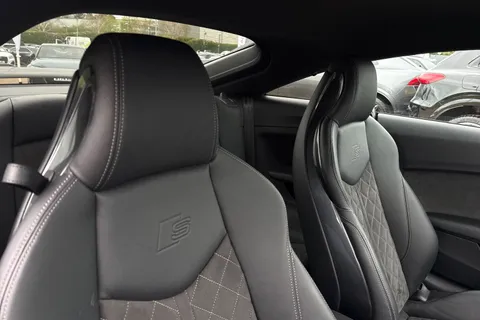 BG22RBY Audi TT Coup- Black Edition 40 TFSI  197 PS S tronic Thumbnail #24