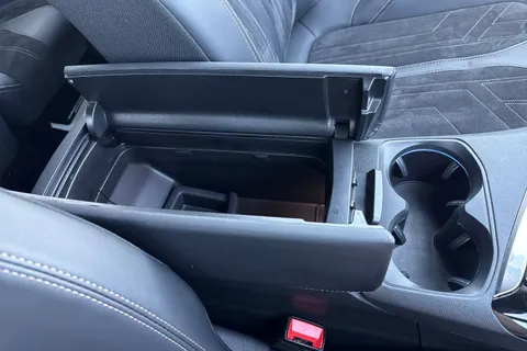 AE71ZZP PEUGEOT 5008 1.2 PureTech GT Premium EAT Euro 6 (s/s) 5dr Thumbnail #61