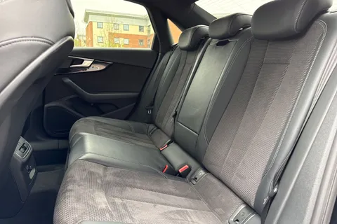 PV19KBE Audi A4 2.0 TFSI 35 Black Edition S Tronic Euro 6 (s/s) 4dr Thumbnail #20