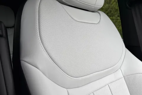 DP25CZE Land Rover Range Rover Sport 3.0 D300 Dynamic SE 5dr Thumbnail #42