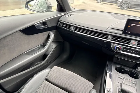 PV19KBE Audi A4 2.0 TFSI 35 Black Edition S Tronic Euro 6 (s/s) 4dr Thumbnail #21