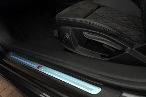 BG22RBY Audi TT Coup- Black Edition 40 TFSI  197 PS S tronic Thumbnail #32