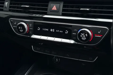 PV19KBE Audi A4 2.0 TFSI 35 Black Edition S Tronic Euro 6 (s/s) 4dr Thumbnail #23