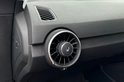 BG22RBY Audi TT Coup- Black Edition 40 TFSI  197 PS S tronic Thumbnail #33