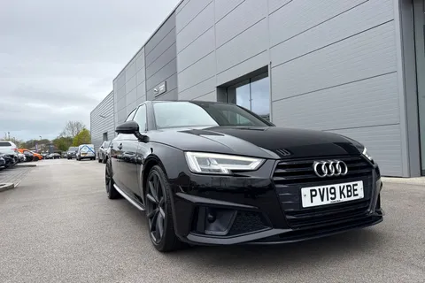 PV19KBE Audi A4 2.0 TFSI 35 Black Edition S Tronic Euro 6 (s/s) 4dr Thumbnail #27