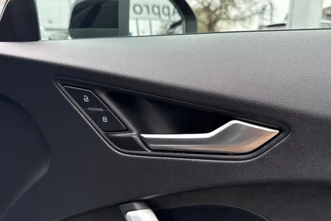 BG22RBY Audi TT Coup- Black Edition 40 TFSI  197 PS S tronic Thumbnail #41