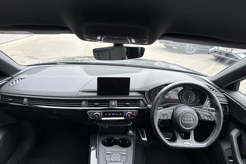 PV19KBE Audi A4 2.0 TFSI 35 Black Edition S Tronic Euro 6 (s/s) 4dr Thumbnail #34