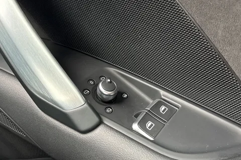 BG22RBY Audi TT Coup- Black Edition 40 TFSI  197 PS S tronic Thumbnail #44