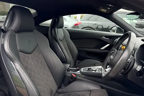 BG22RBY Audi TT Coup- Black Edition 40 TFSI  197 PS S tronic Thumbnail #45