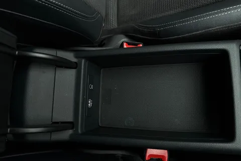 PV19KBE Audi A4 2.0 TFSI 35 Black Edition S Tronic Euro 6 (s/s) 4dr Thumbnail #38