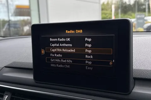 PV19KBE Audi A4 2.0 TFSI 35 Black Edition S Tronic Euro 6 (s/s) 4dr Thumbnail #40