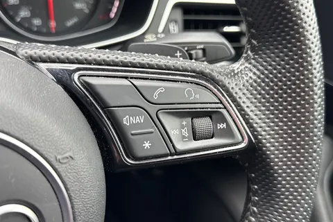 PV19KBE Audi A4 2.0 TFSI 35 Black Edition S Tronic Euro 6 (s/s) 4dr Thumbnail #45