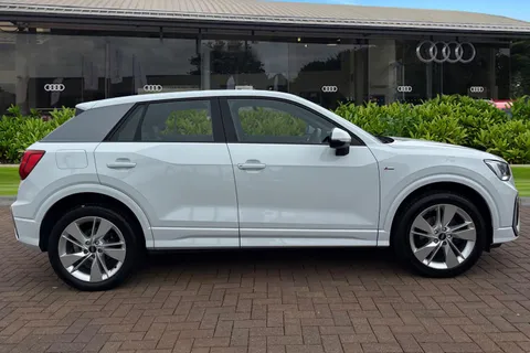 3 of 66 for Audi Q2 S line 35 TFSI 150 PS 6-speed