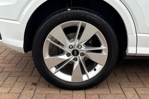 10 of 66 for Audi Q2 S line 35 TFSI 150 PS 6-speed