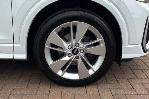 11 of 66 for Audi Q2 S line 35 TFSI 150 PS 6-speed