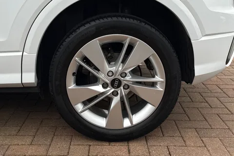 13 of 66 for Audi Q2 S line 35 TFSI 150 PS 6-speed