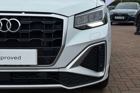 30 of 66 for Audi Q2 S line 35 TFSI 150 PS 6-speed