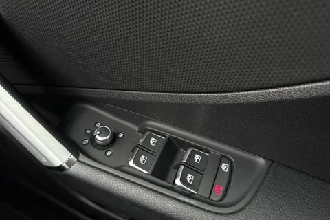 44 of 66 for Audi Q2 S line 35 TFSI 150 PS 6-speed