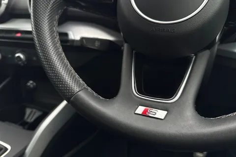 47 of 66 for Audi Q2 S line 35 TFSI 150 PS 6-speed