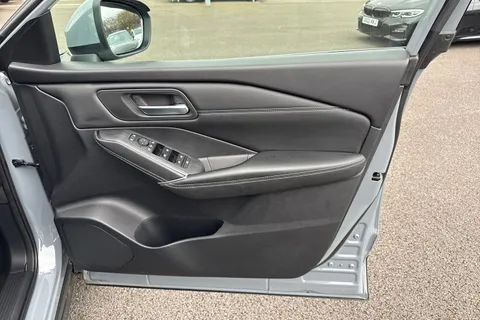 MJ23JXB Nissan Qashqai 1.3 DIG-T MHEV N-Connecta XTRON Euro 6 (s/s) 5dr Thumbnail #22