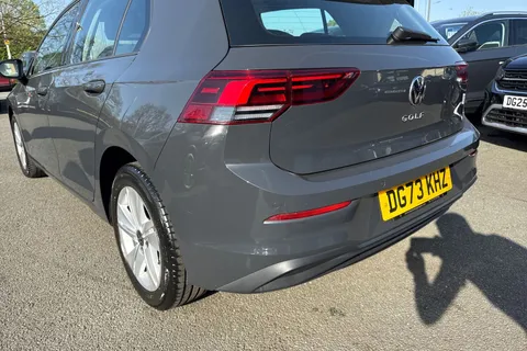 DG73KHZ Volkswagen Golf 1.5 TSI Life 5dr Thumbnail #8