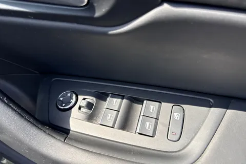 KV69JHO PEUGEOT 508 SW 1.5 BlueHDi Allure EAT Euro 6 (s/s) 5dr Thumbnail #21