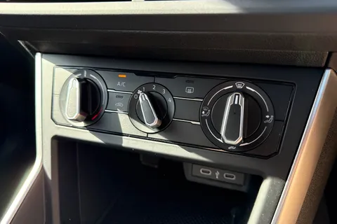 DC23ZPO Volkswagen Polo 1.0 Life 5dr Thumbnail #22