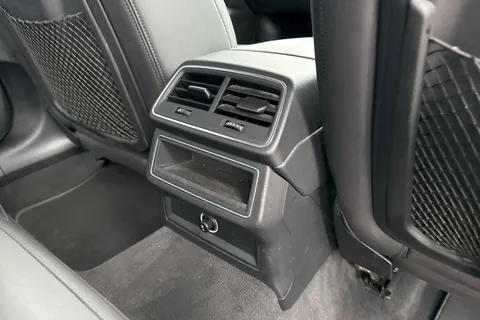 30 of 41 for Audi A6 Saloon 2.0 TDI 40 Sport S Tronic Euro 6 (s/s) 4dr