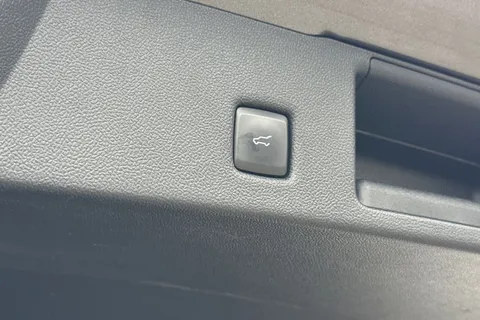 NK23WFH Ford Kuga 1.5T EcoBoost ST-Line X Edition Euro 6 (s/s) 5dr Thumbnail #35