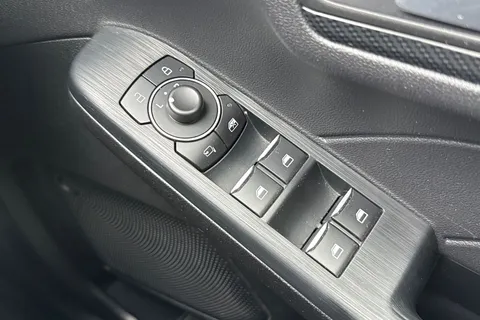 NK23WFH Ford Kuga 1.5T EcoBoost ST-Line X Edition Euro 6 (s/s) 5dr Thumbnail #40