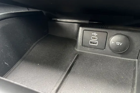 NK23WFH Ford Kuga 1.5T EcoBoost ST-Line X Edition Euro 6 (s/s) 5dr Thumbnail #45