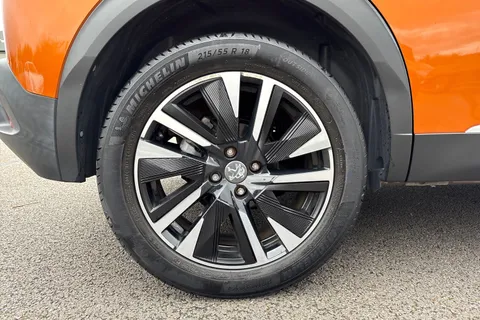 MJ20FRF PEUGEOT 2008 1.2 PureTech GT Line Euro 6 (s/s) 5dr Thumbnail #11