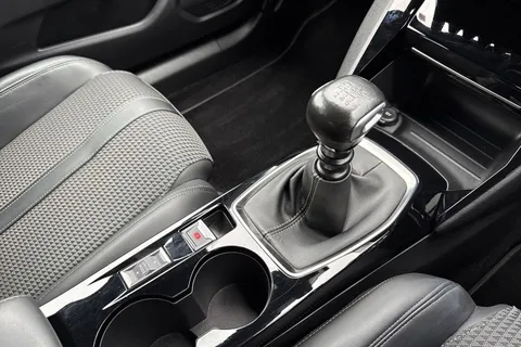 23 of 67 for PEUGEOT 2008 1.2 PureTech GT Line Euro 6 (s/s) 5dr