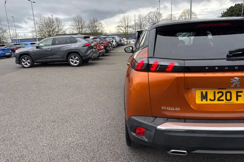 32 of 67 for PEUGEOT 2008 1.2 PureTech GT Line Euro 6 (s/s) 5dr