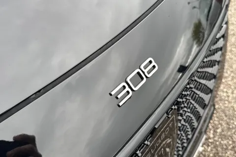 KM25WAU PEUGEOT 308 SW 1.2 HYBRID GT e-DSC6 Euro 6 (s/s) 5dr Thumbnail #25