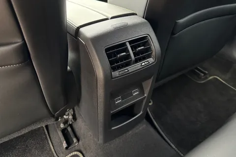 KM25WAU PEUGEOT 308 SW 1.2 HYBRID GT e-DSC6 Euro 6 (s/s) 5dr Thumbnail #37