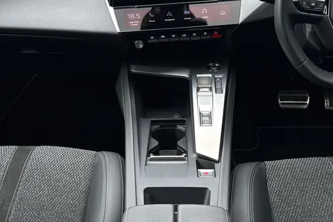 KM25WAU PEUGEOT 308 SW 1.2 HYBRID GT e-DSC6 Euro 6 (s/s) 5dr Thumbnail #39