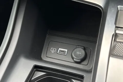 KM25WAU PEUGEOT 308 SW 1.2 HYBRID GT e-DSC6 Euro 6 (s/s) 5dr Thumbnail #41