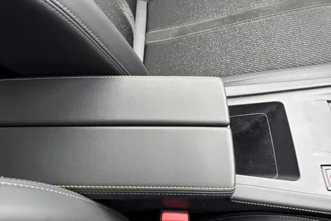 KM25WAU PEUGEOT 308 SW 1.2 HYBRID GT e-DSC6 Euro 6 (s/s) 5dr Thumbnail #44