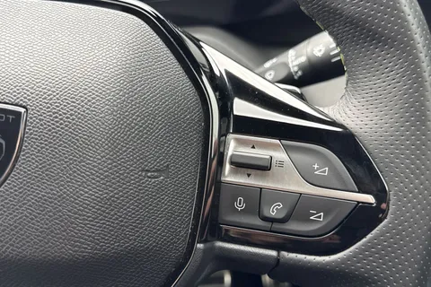 KM25WAU PEUGEOT 308 SW 1.2 HYBRID GT e-DSC6 Euro 6 (s/s) 5dr Thumbnail #47